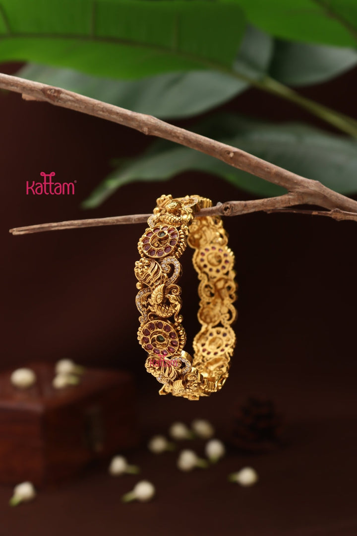 Flourish Stone Bangle - B640