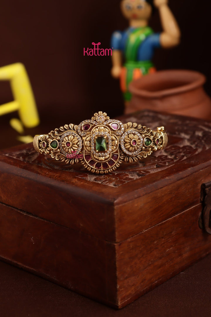 Flower Motif Flourish Kada - B632