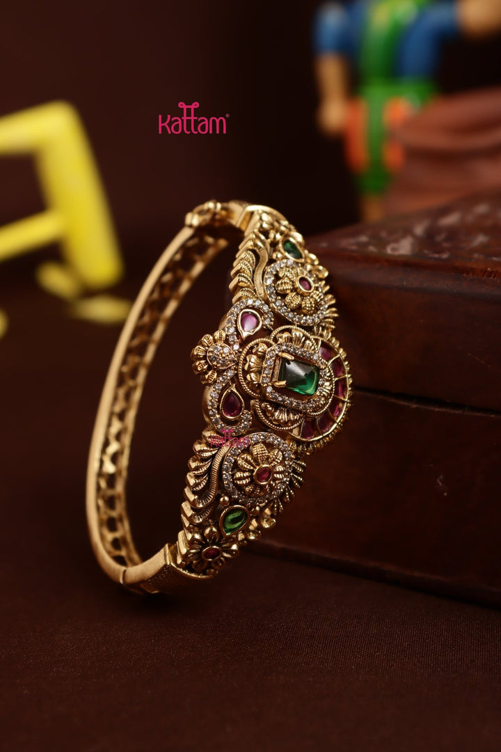 Flower Motif Flourish Kada - B632