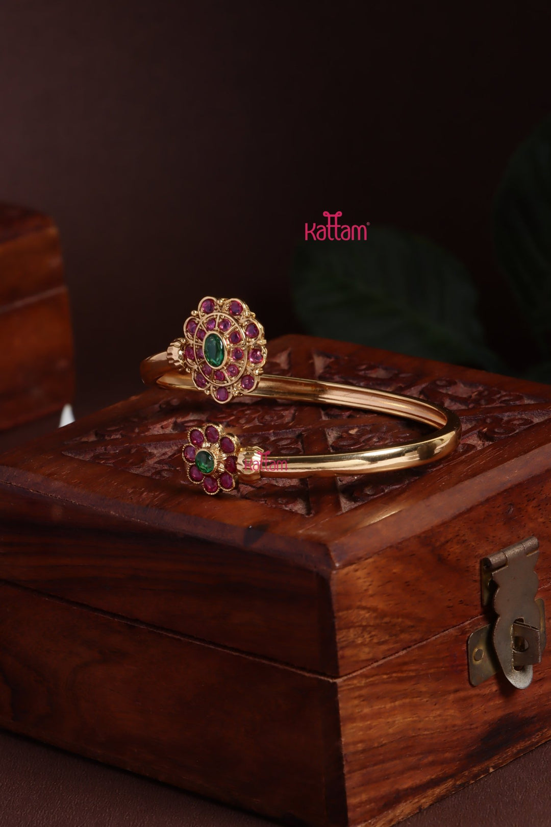 Flower Motif Kada - B610