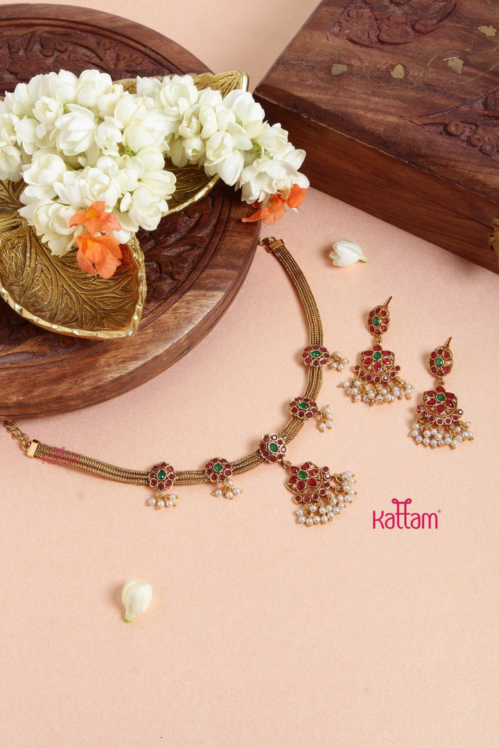 Flower Pearl Attigai Choker - N3094