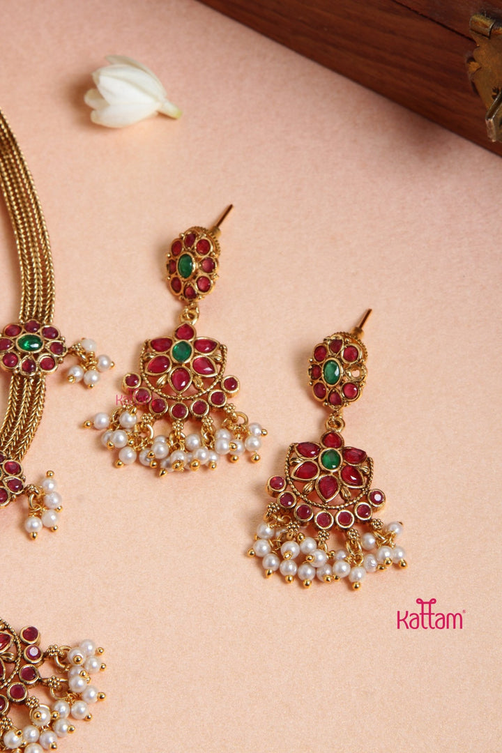 Flower Pearl Attigai Choker - N3094