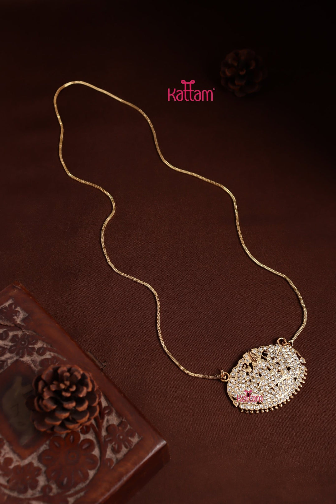 Gati Goddess Dollar Goldtone Chain - White - N3966