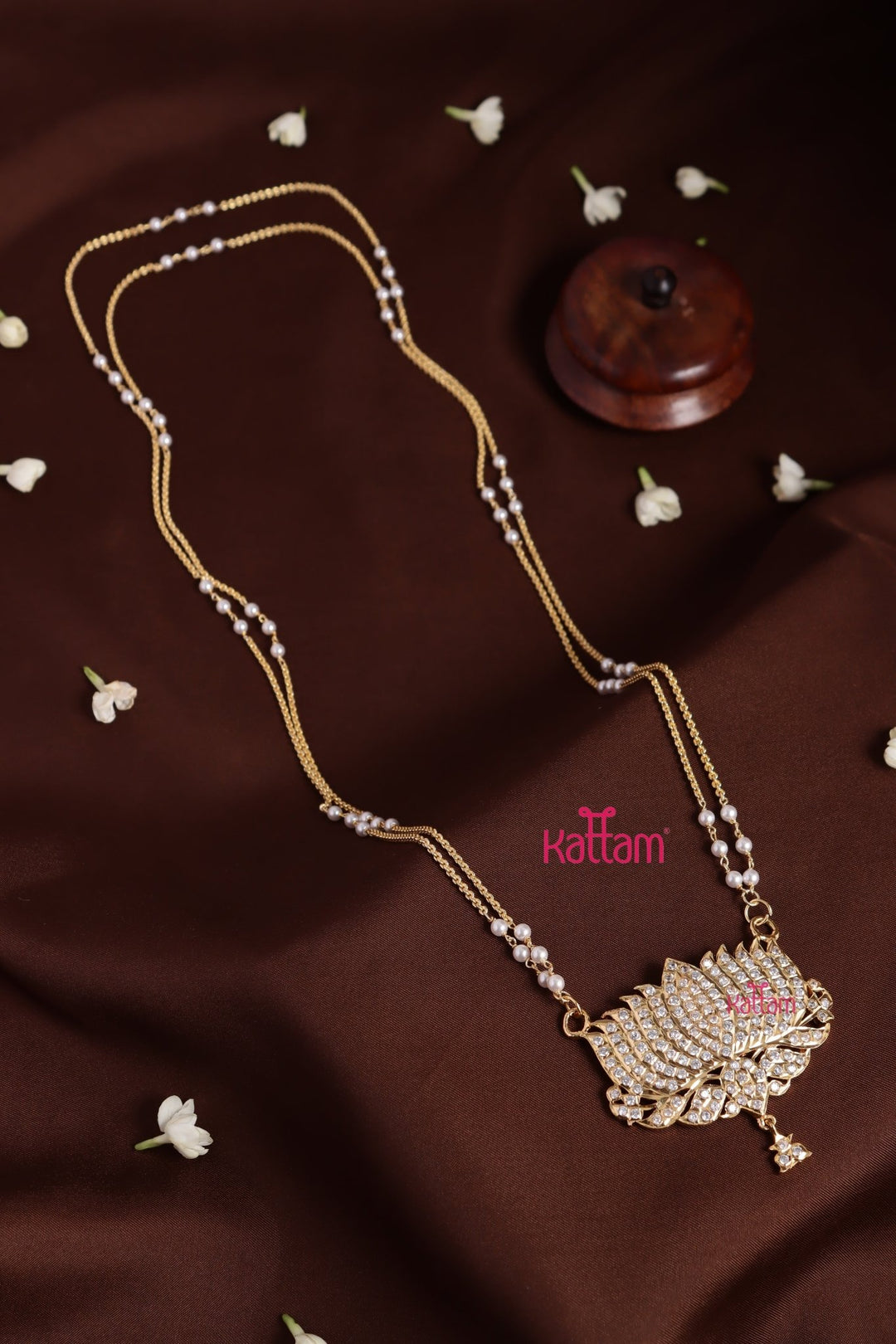 Gati Lotus Dollar Pearl Chain - White (No Earrings) - N3923