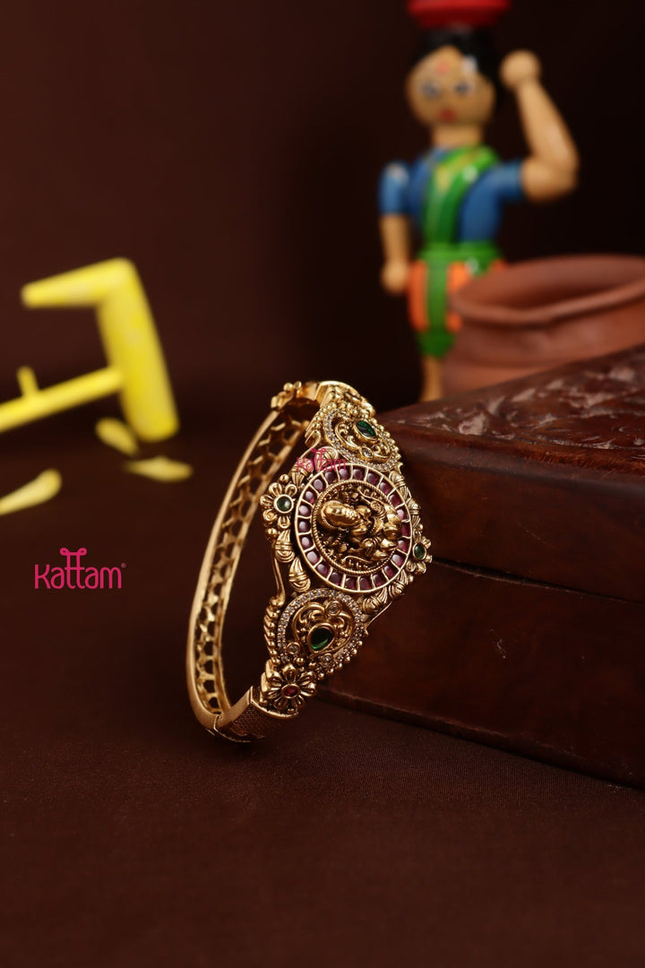 Goddess Chakra Kada - B633