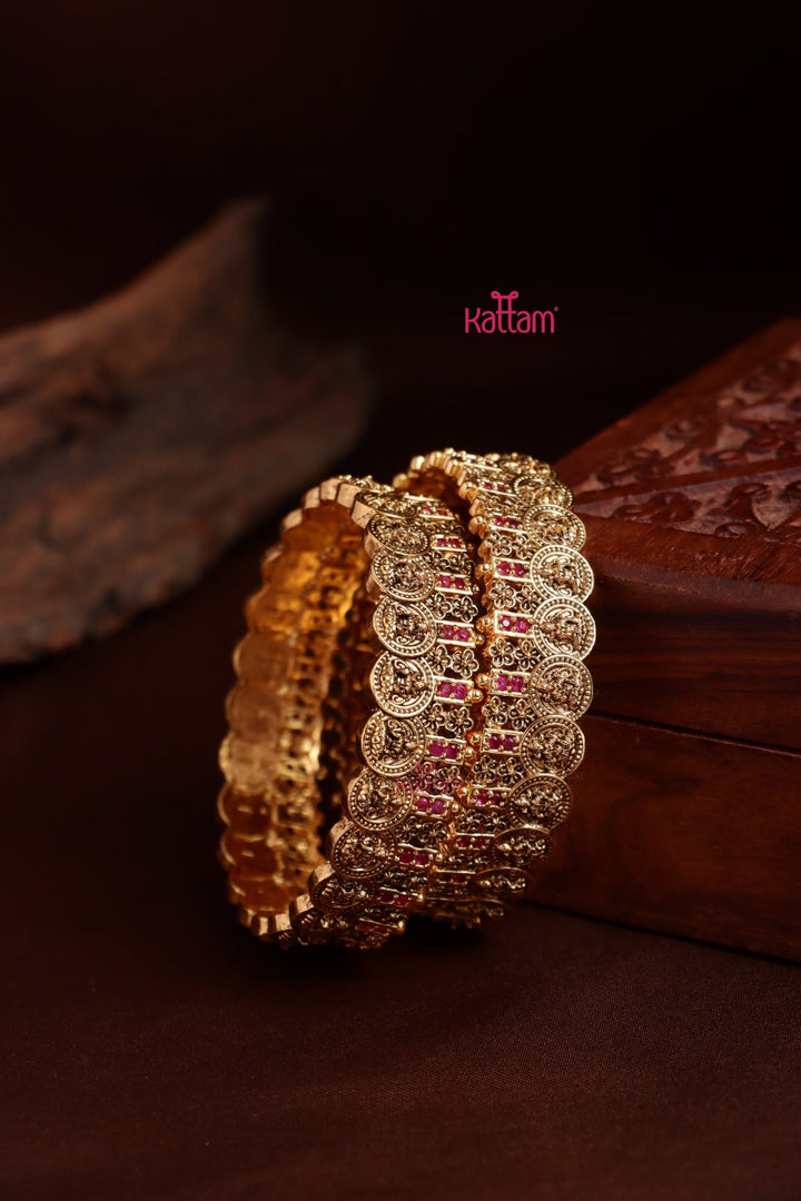 Goddess Coin Stone Bolld Bangle - B599 - V4