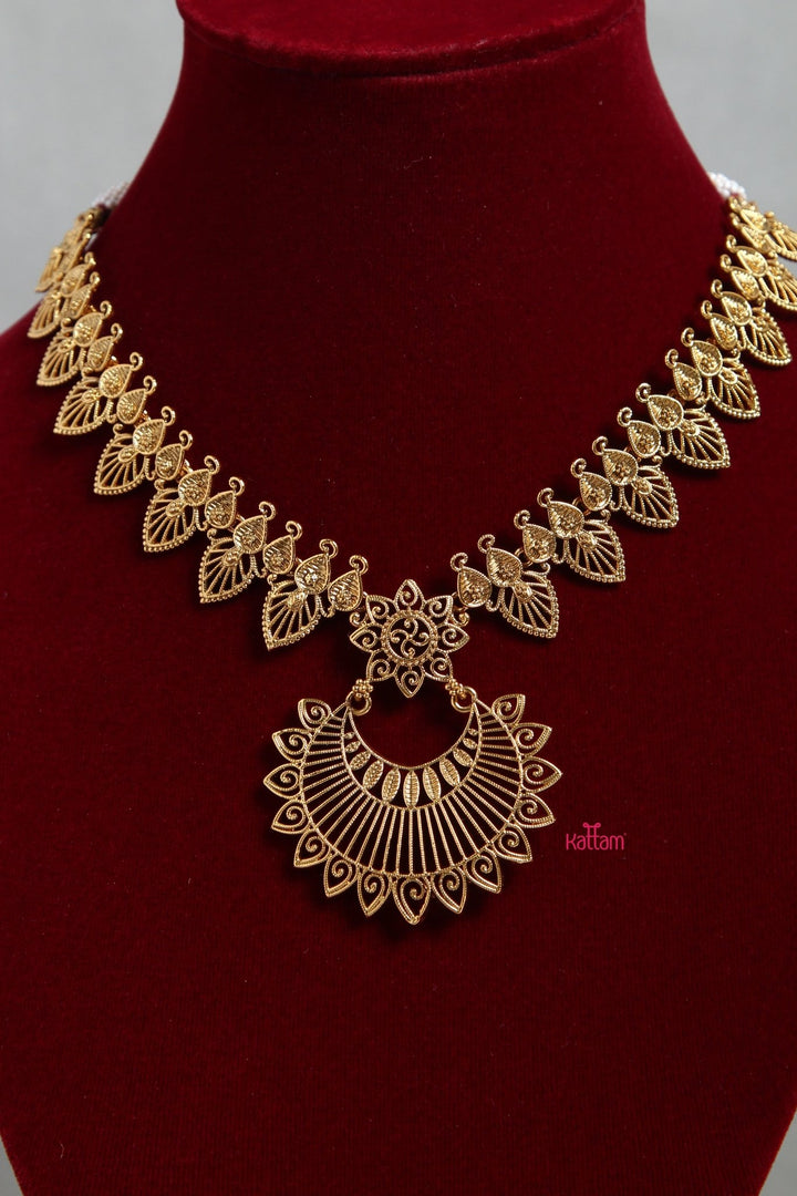 Gold Chandbali Necklace - N1018