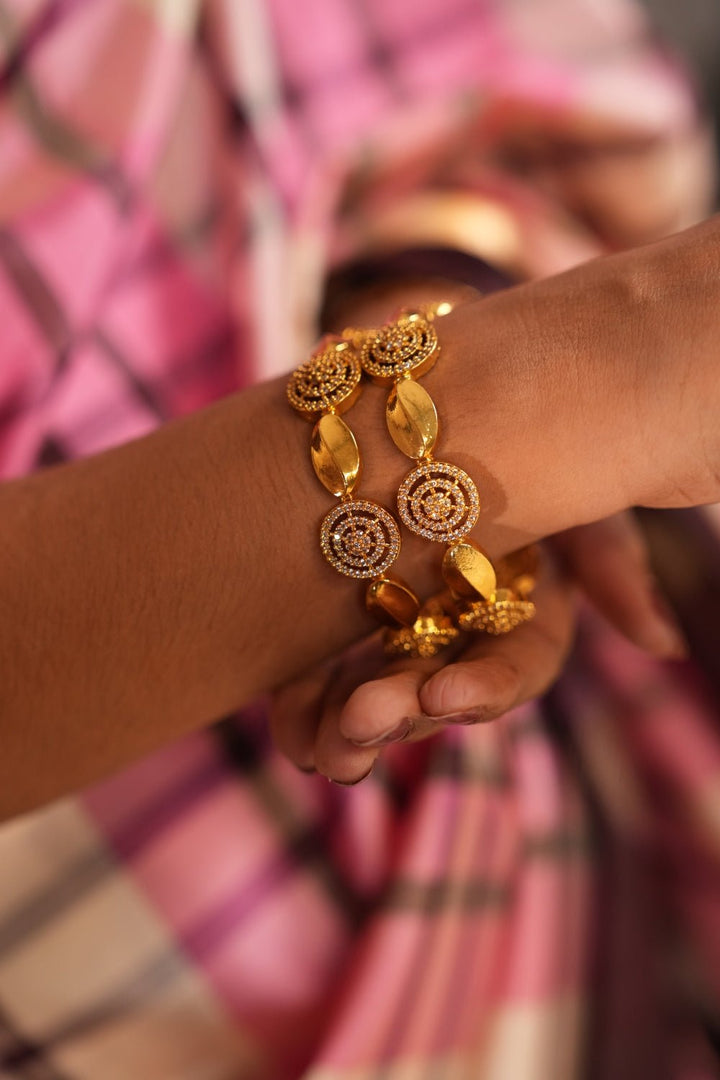 Goldtone AD Ring Bangle - B582 -V4