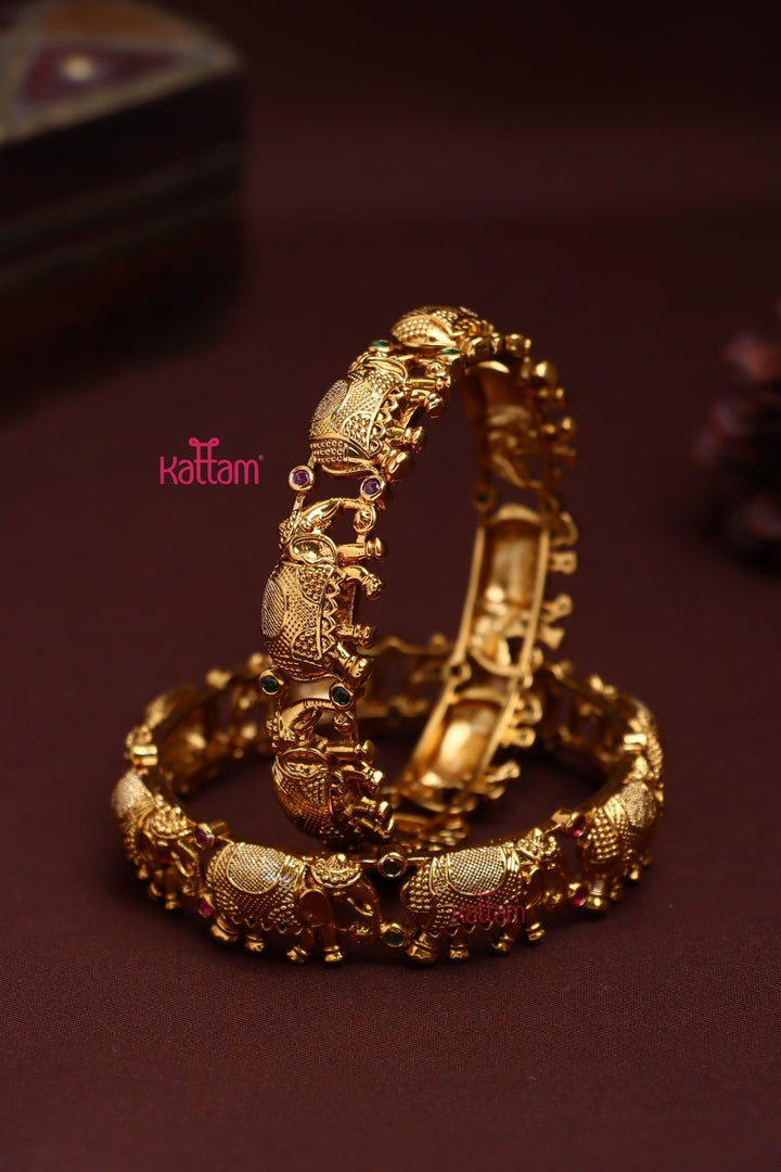Goldtone Elephant Bangle - Rubygreen - B578 - V4