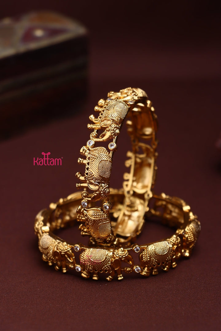 Goldtone Elephant Bangle - White - B579 - V4