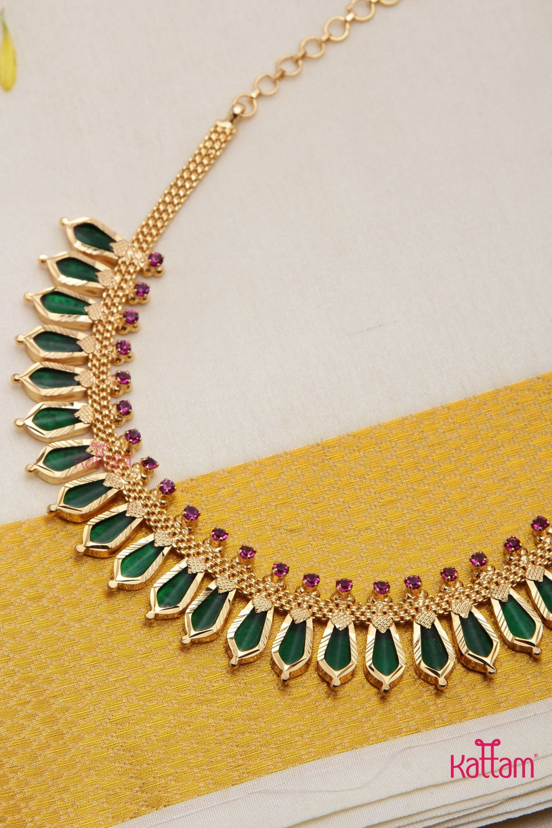 Goldtone Green Spike Choker ( No Earrings ) - N3188