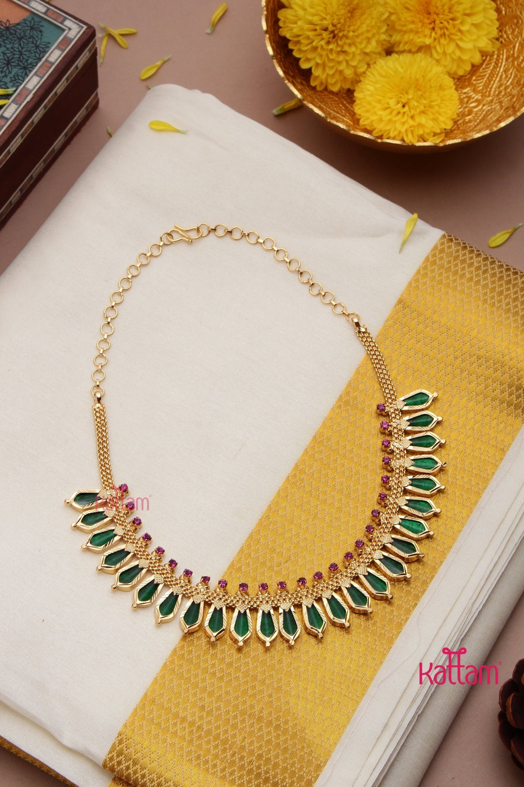 Goldtone Green Spike Choker ( No Earrings ) - N3188