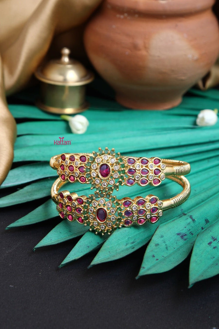 Goldtone Kemp Emerald Bangle Set of 2 - B256