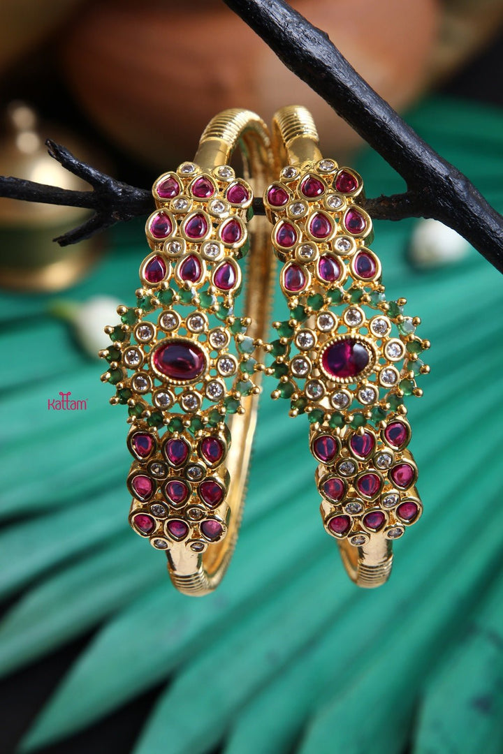 Goldtone Kemp Emerald Bangle Set of 2 - B256
