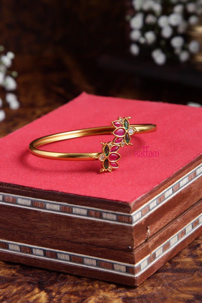 Goldtone Lotus Kada - B407