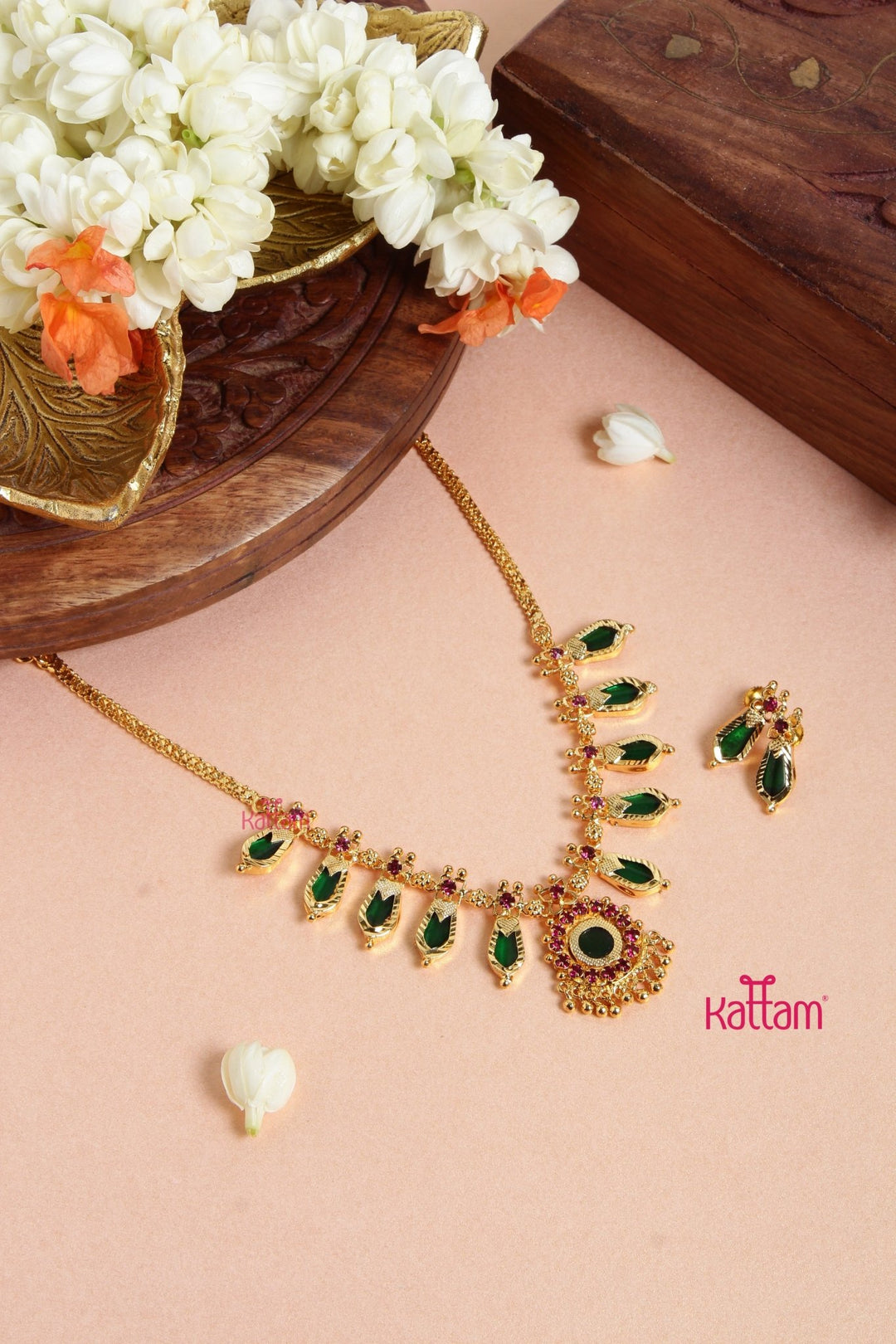 Jos Alukkas Palakka Jewellery Designs Traditional Palakka Necklace