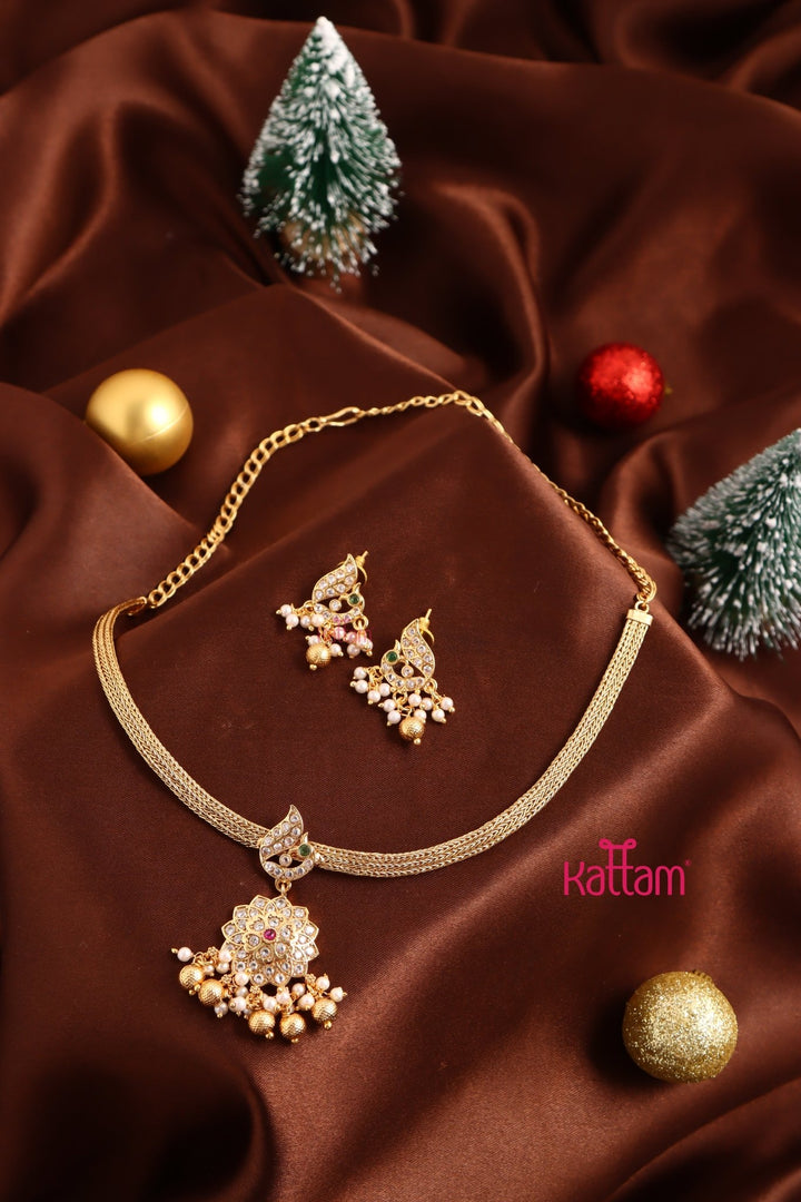Goldtone White Peacock Flower Attigai Choker - N3423