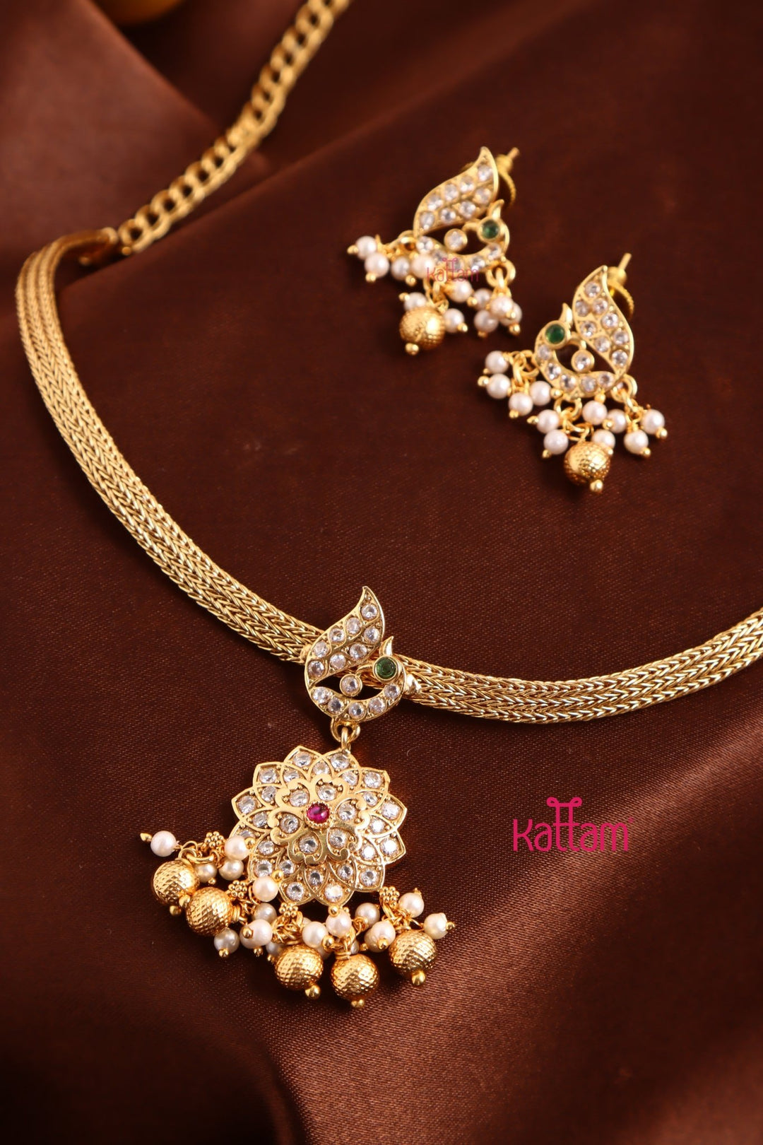 Goldtone White Peacock Flower Attigai Choker - N3423
