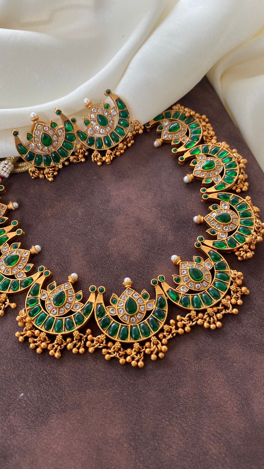 Green Half Moon Choker - N1365