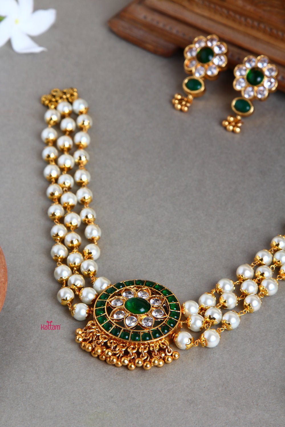 Green Kemp Pearl Choker - N840