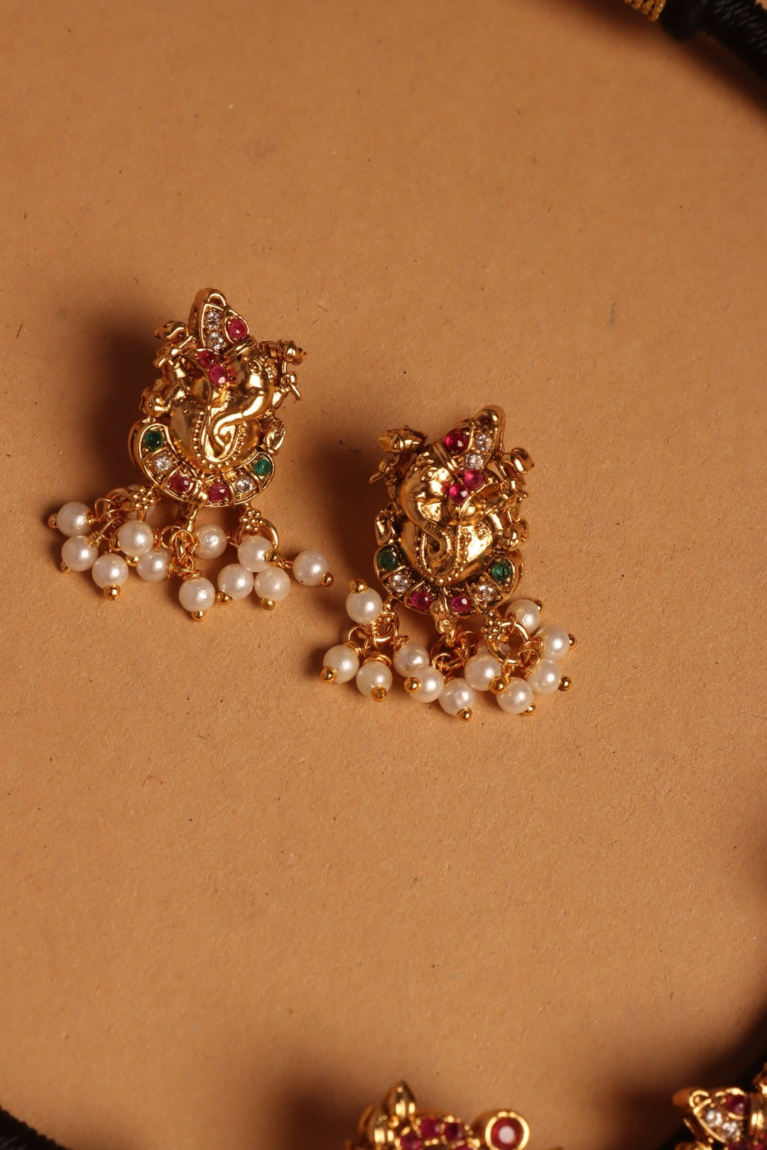 Handmade Ganesha Pendant Thread Choker - N4101