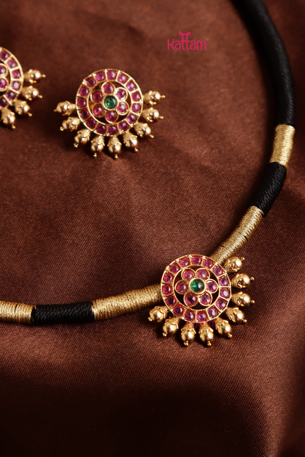 Handmade Kemp Chakra Black Thread Choker - N3471