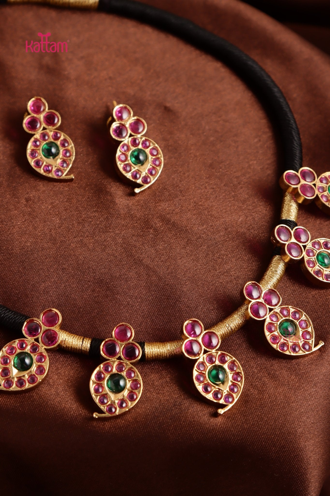 Handmade Manga Kemp Black Thread Choker - Kattam