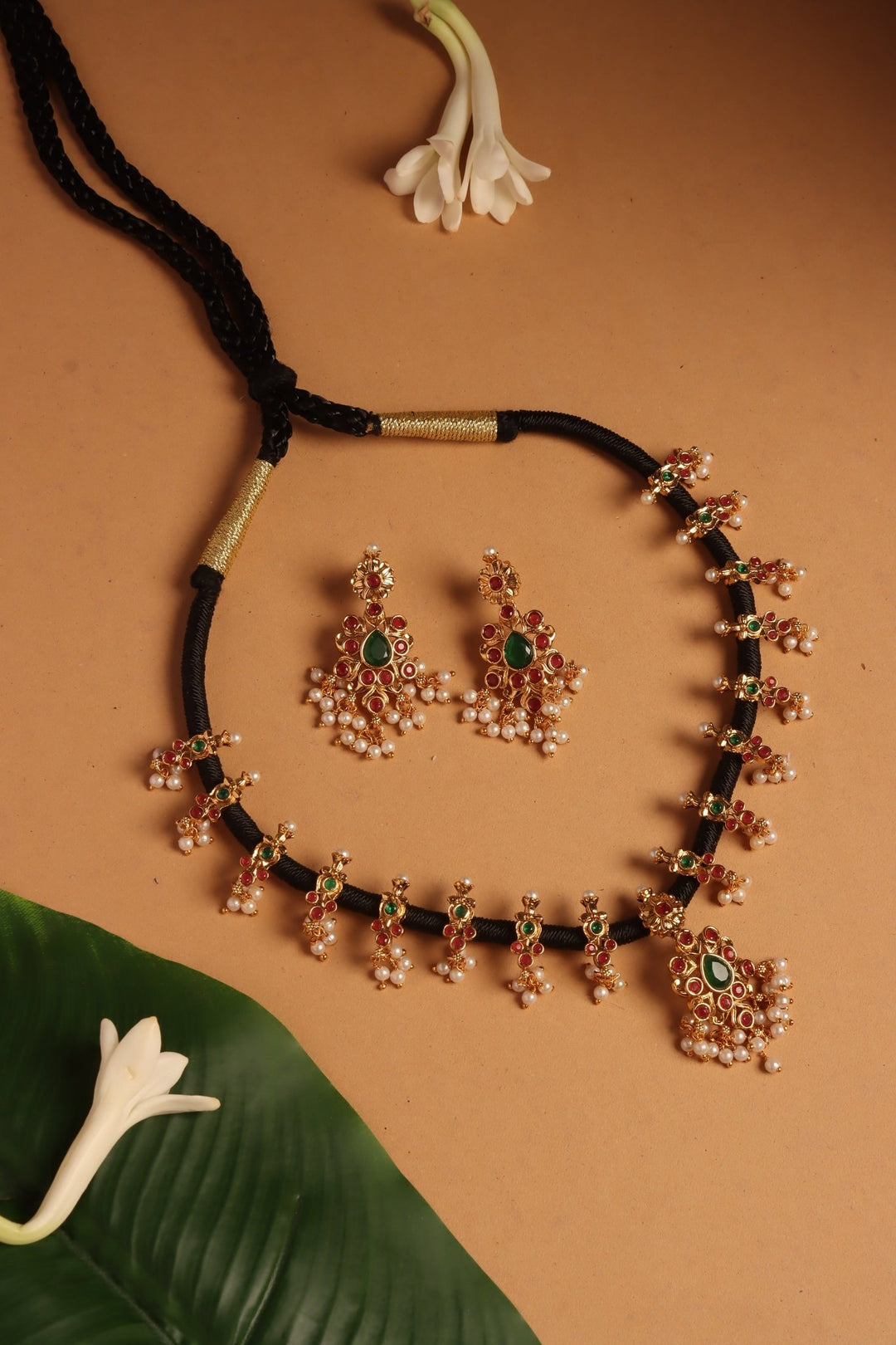 Handmade Motif Black Thread Choker - N4100