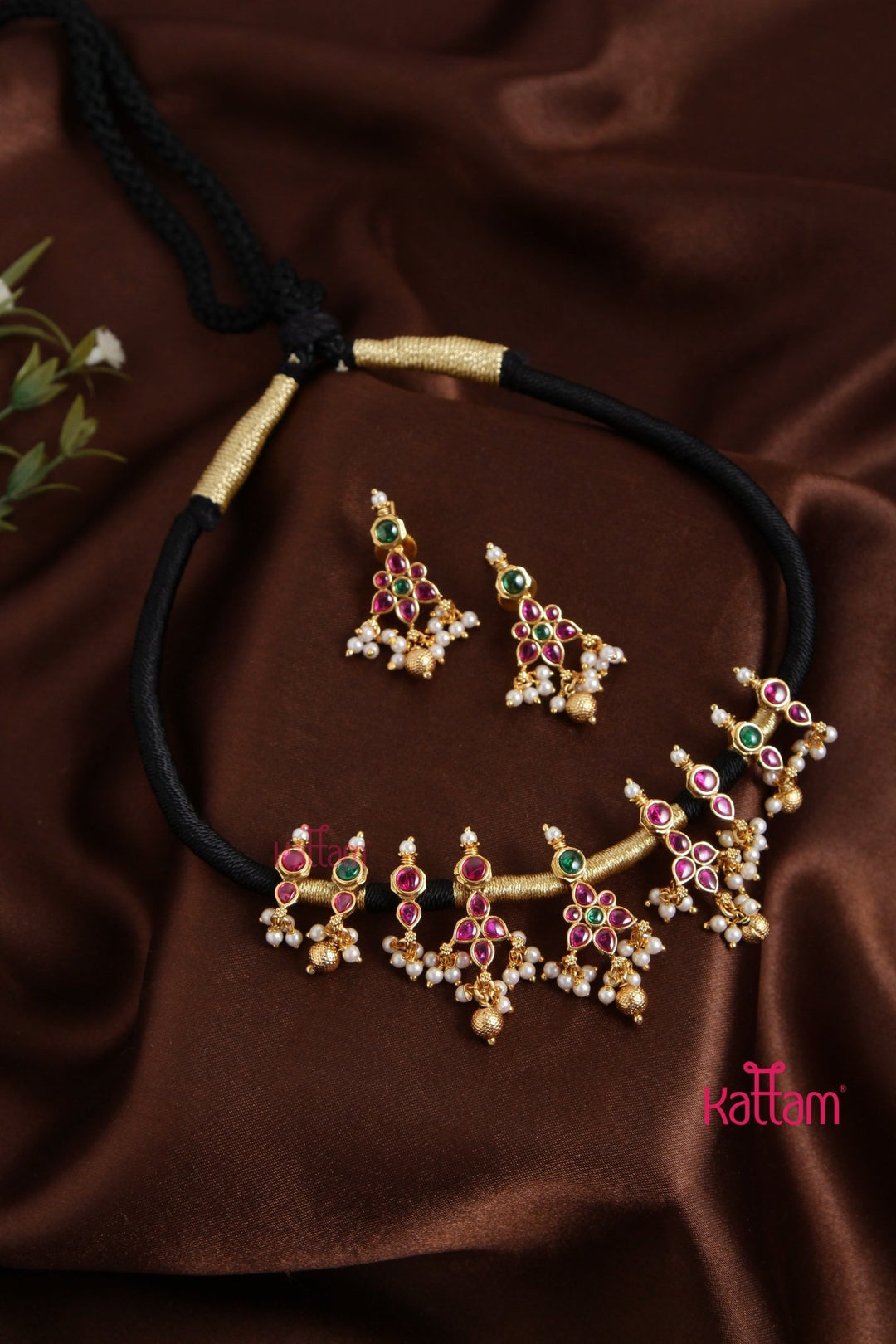 Handmade Small Floral Black Thread Choker - N3149