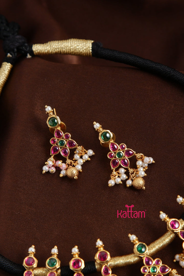 Handmade Small Floral Black Thread Choker - N3149
