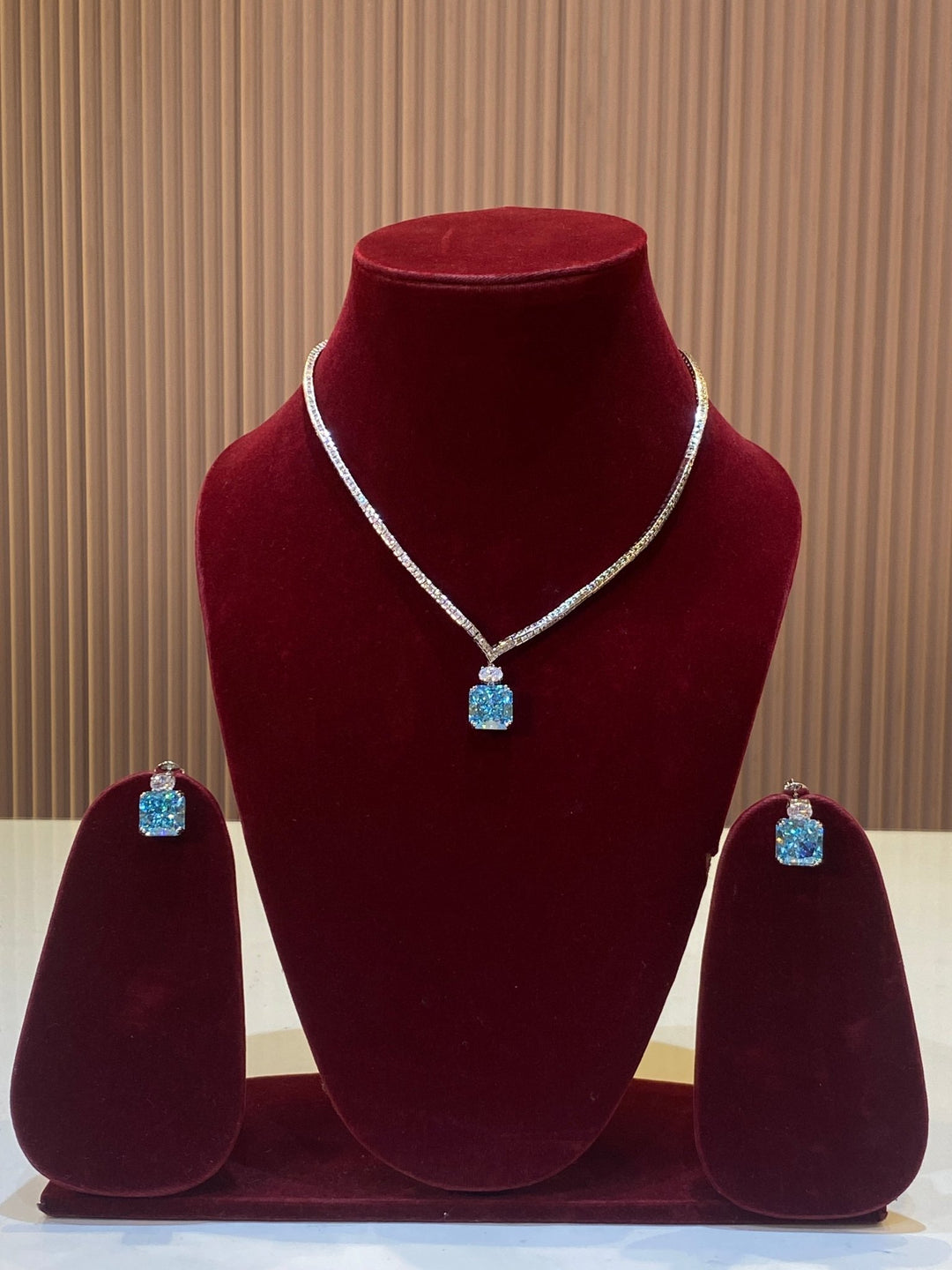 Helen - Blue Stone Chain - SPN46
