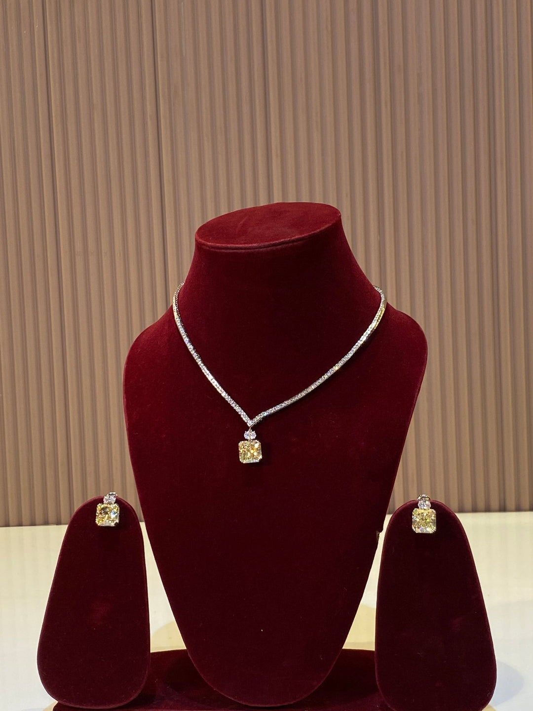 Helen - Yellow Stone Chain - SPN48