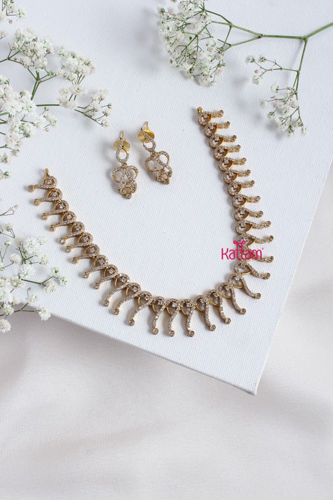 Indo Western White Stone Choker - N2309