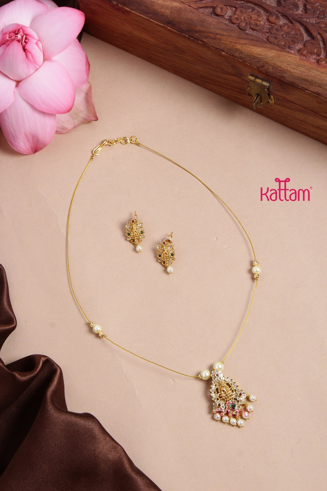 Invisible Goddess Dollar Necklace - N3171