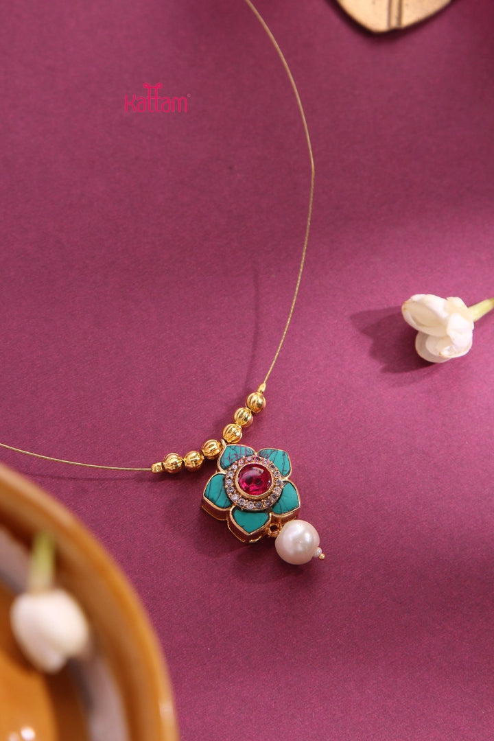 Invisible Kundan Flower Dollar Choker - Ruby & Lightblue - N3296