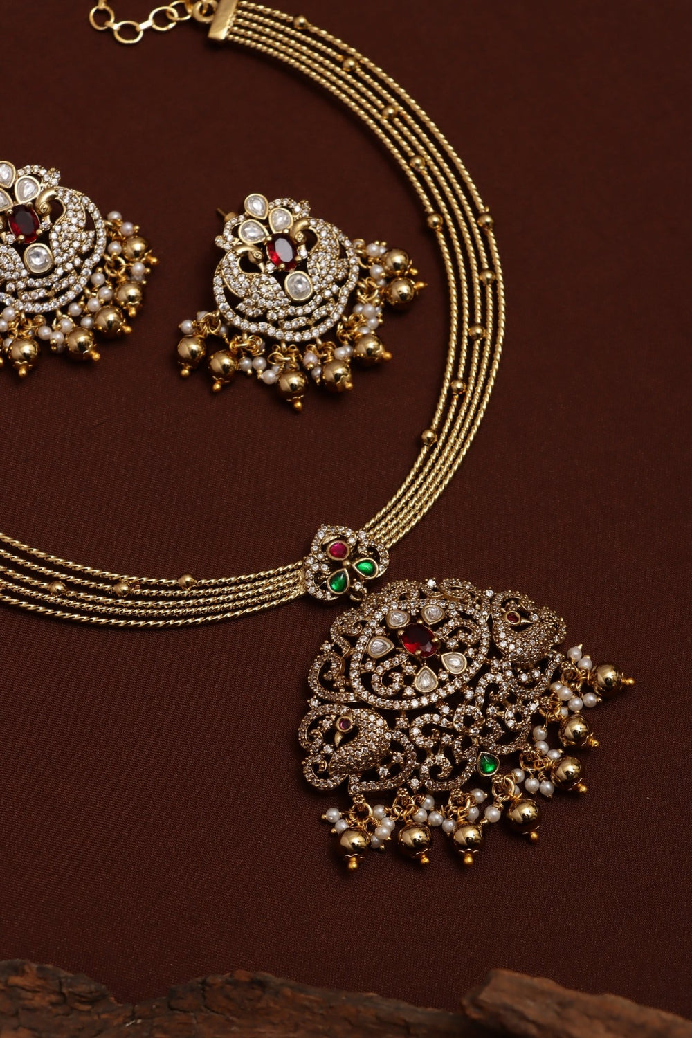 Ishra - Victorian Peacock Pendant Goldball Hasli Choker - N6163