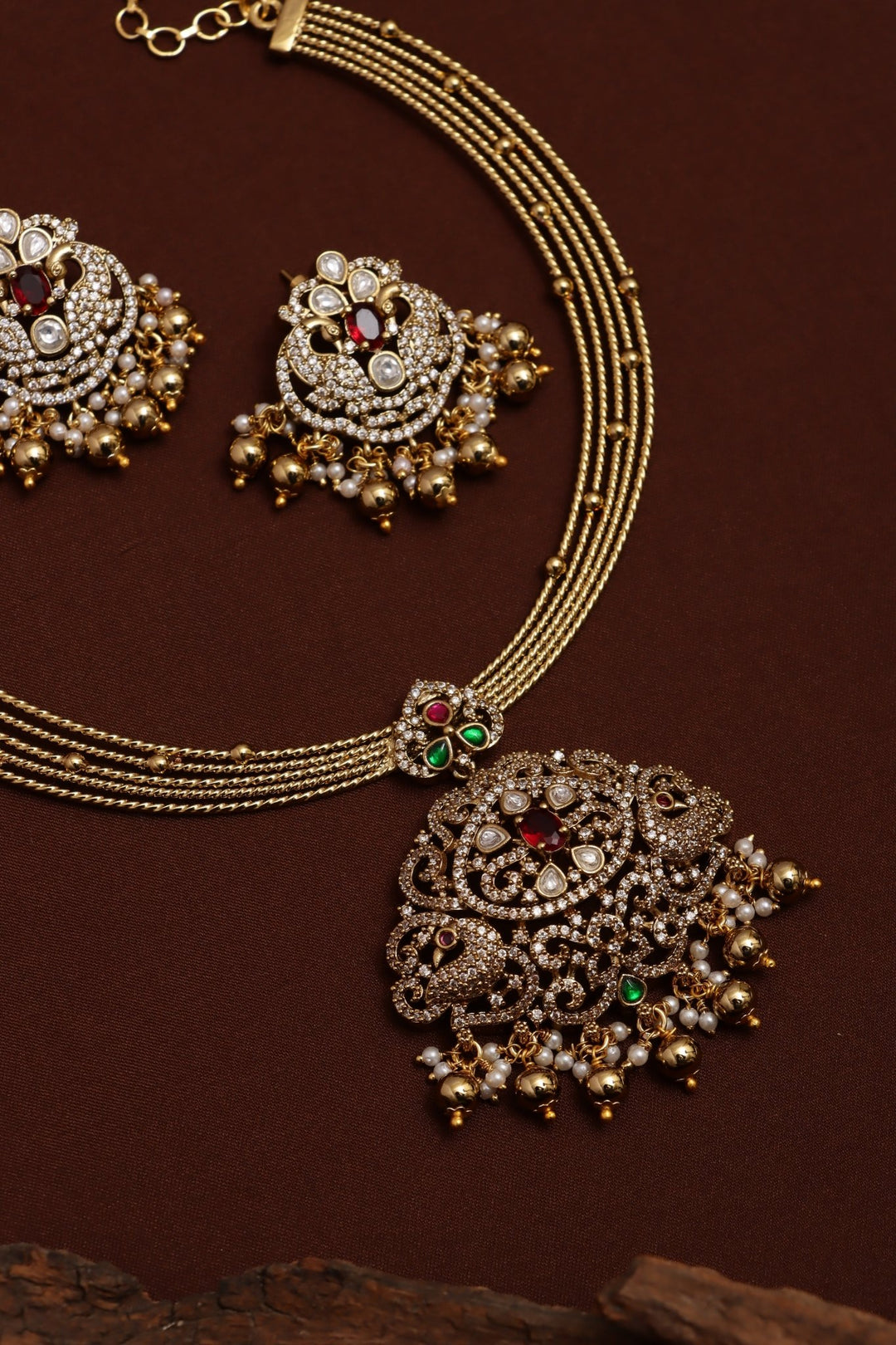 Ishra - Victorian Peacock Pendant Goldball Hasli Choker - N6163