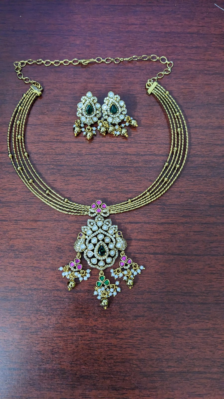 Ivaanya - Victorian Peacock Pendant Choker - N6164