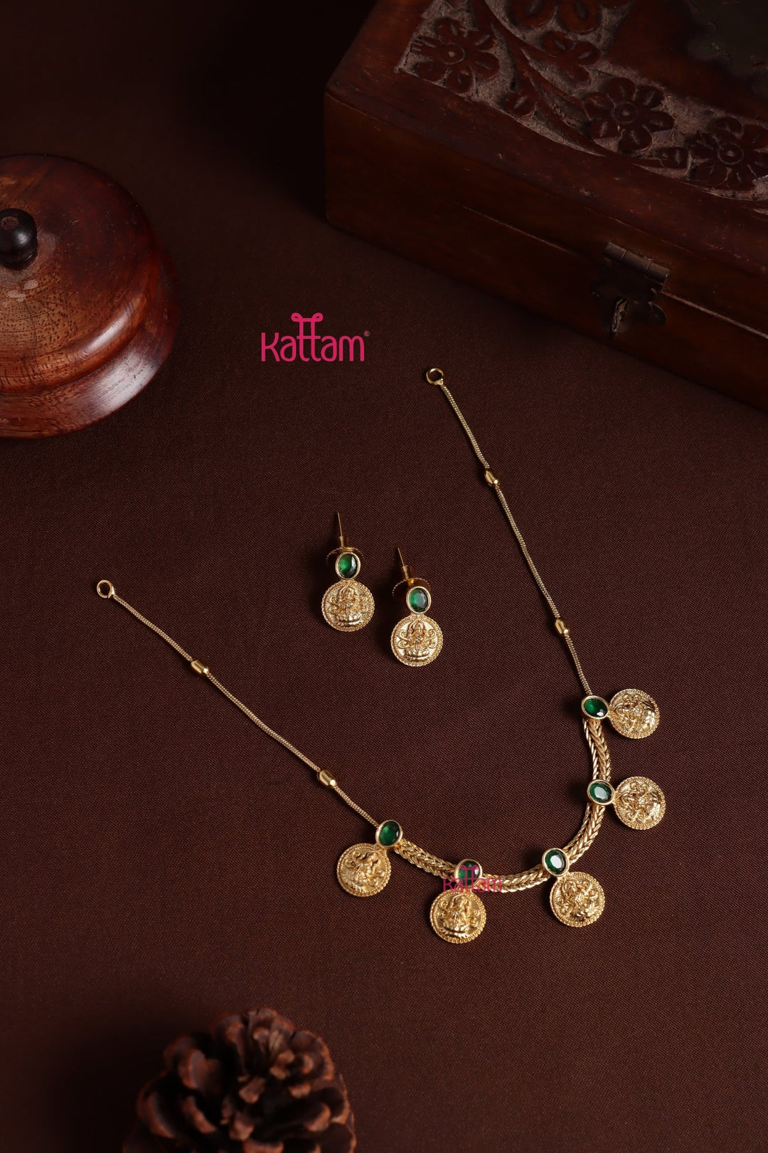 Kavinya - Coin Green Stone Choker - N4007