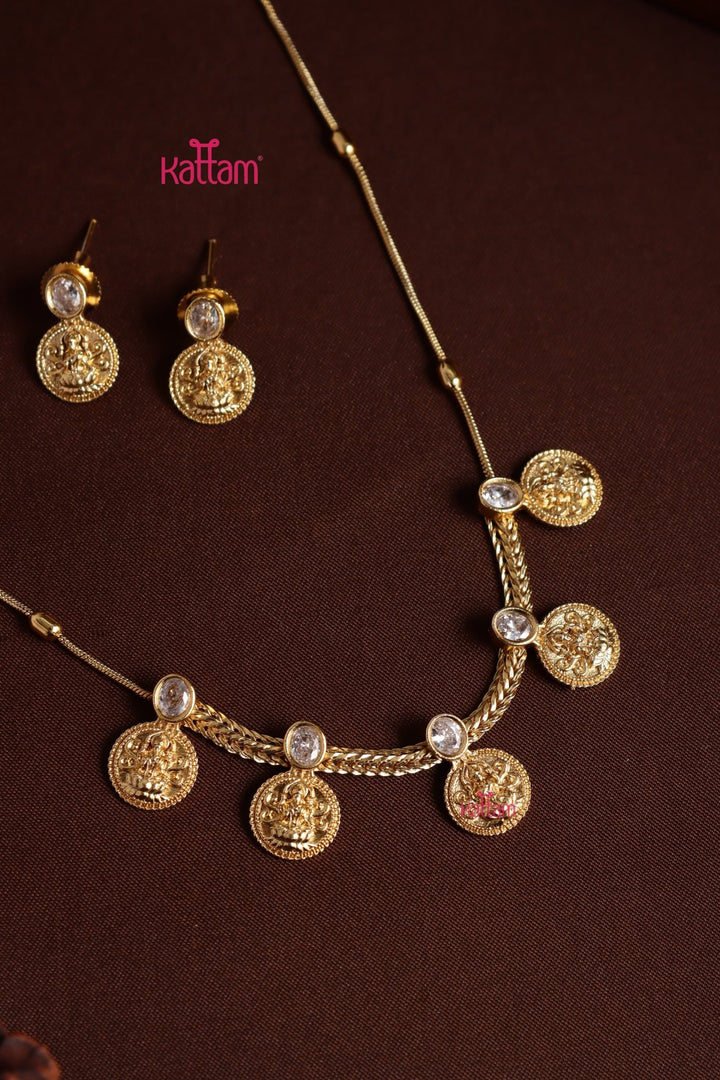 Kavinya - Coin White Stone Choker - N4008