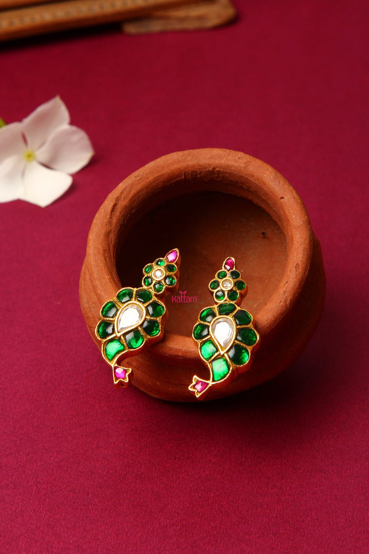 Kemp Manga Earring (Screw Type) - E047
