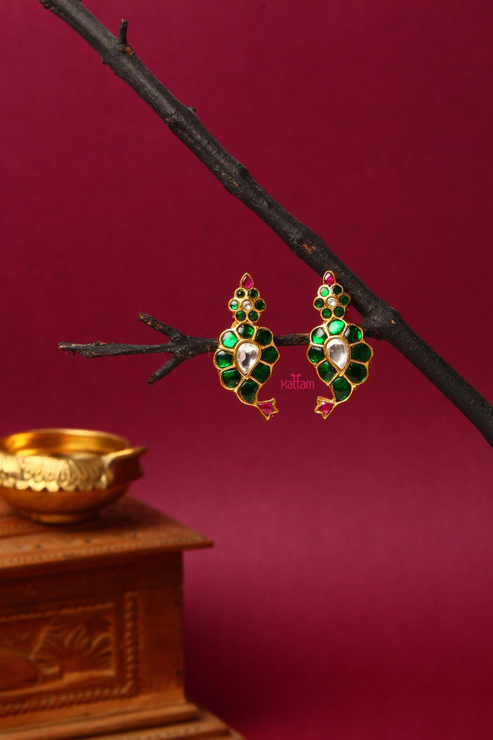 Kemp Manga Earring (Screw Type) - E047