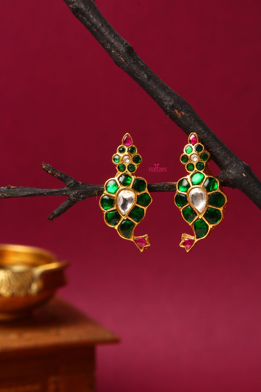 Kemp Manga Earring (Screw Type) - E047