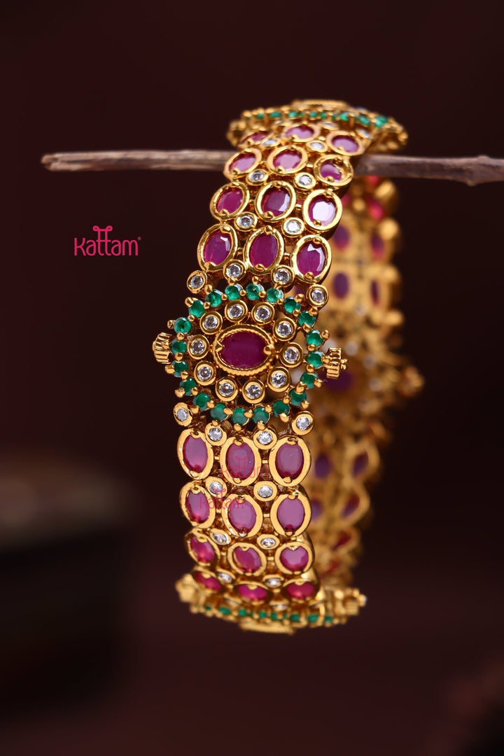 Kemp Stone Bangle - B573 - V4