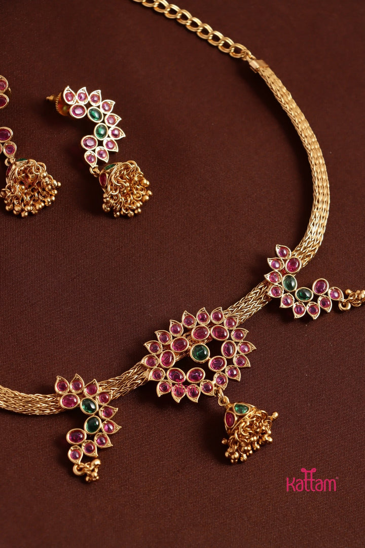 Kemp Stone Motif Attigai Choker - N3789