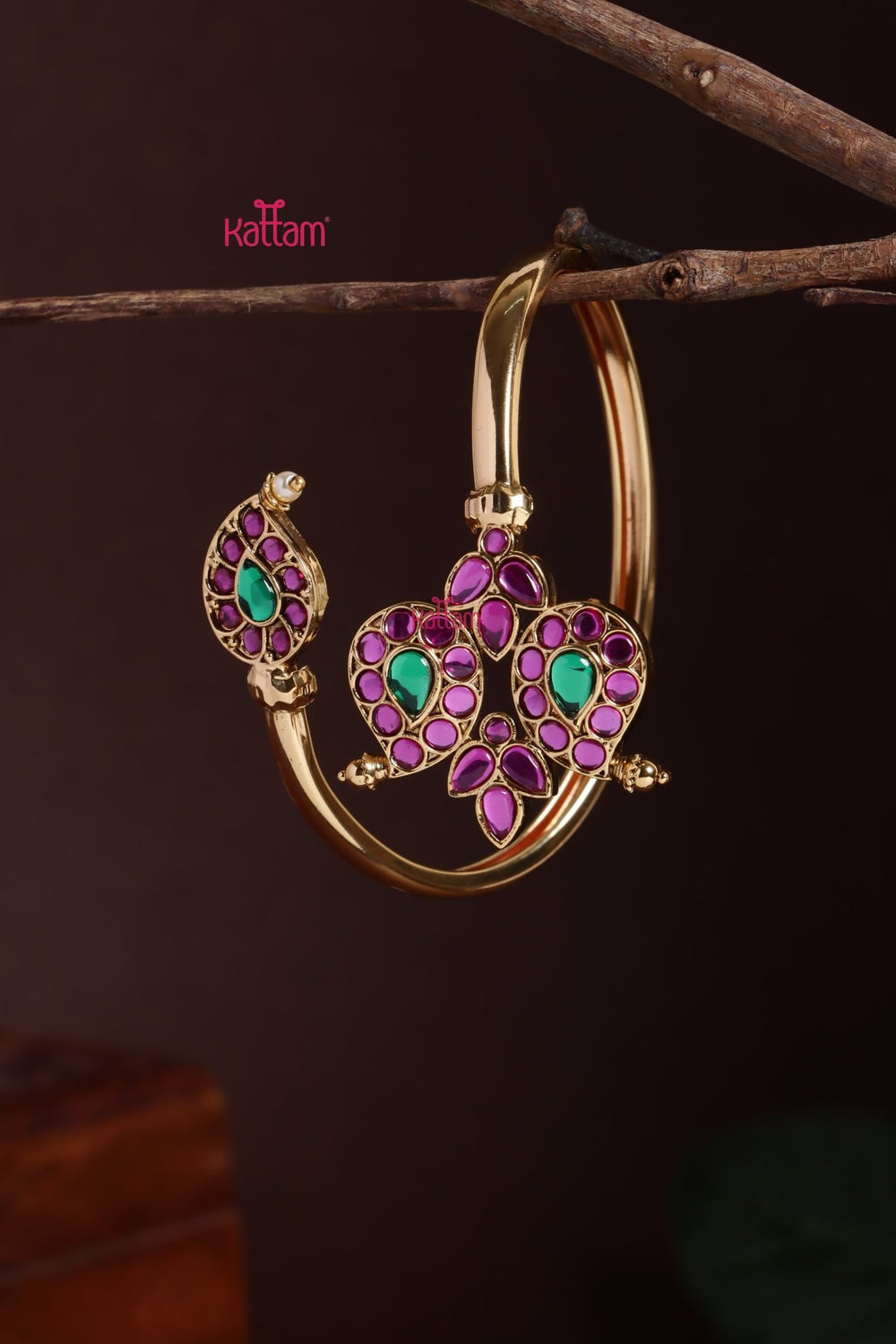 Kemp Stone Paisley Kada - B623