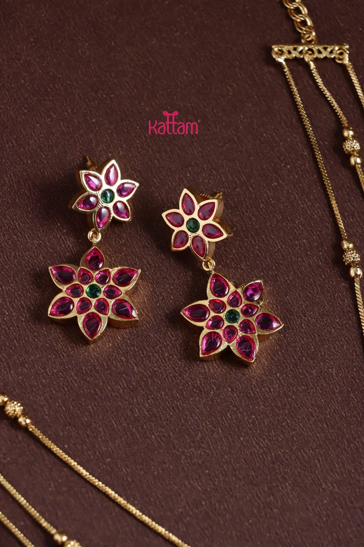 Kemp Three Layered Flower Chain Set - N3797