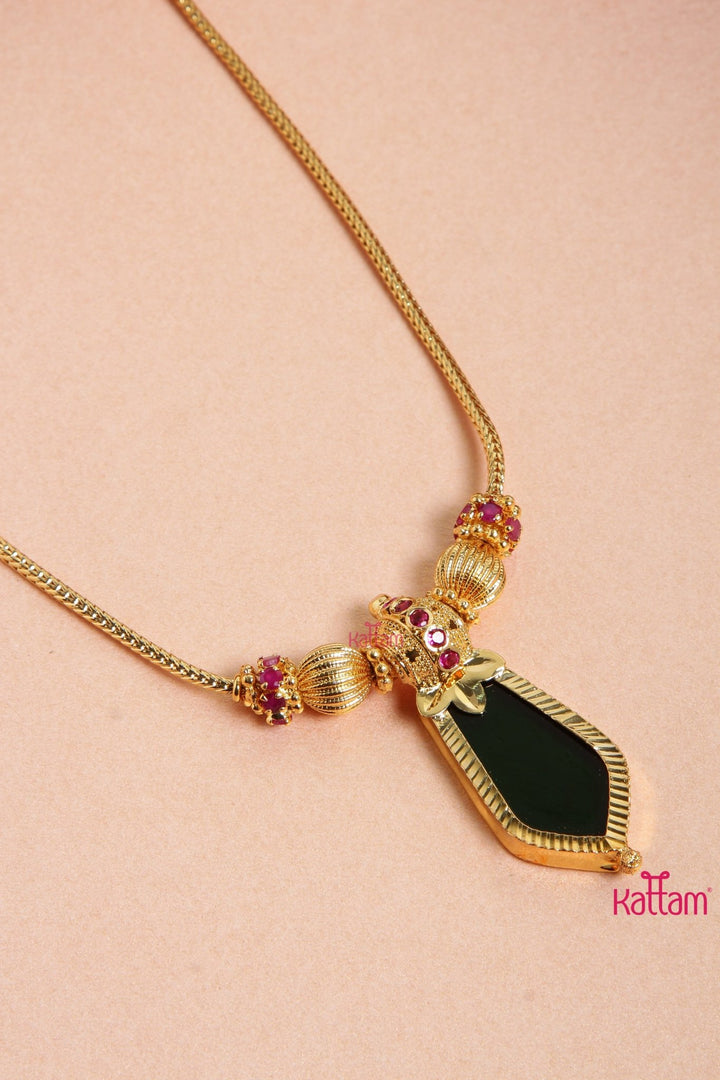 Kerala Green Nagapadam Pendant Chain - N3104