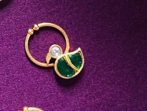 Kundan Parrot Septum Nosepin - SP9-NP246