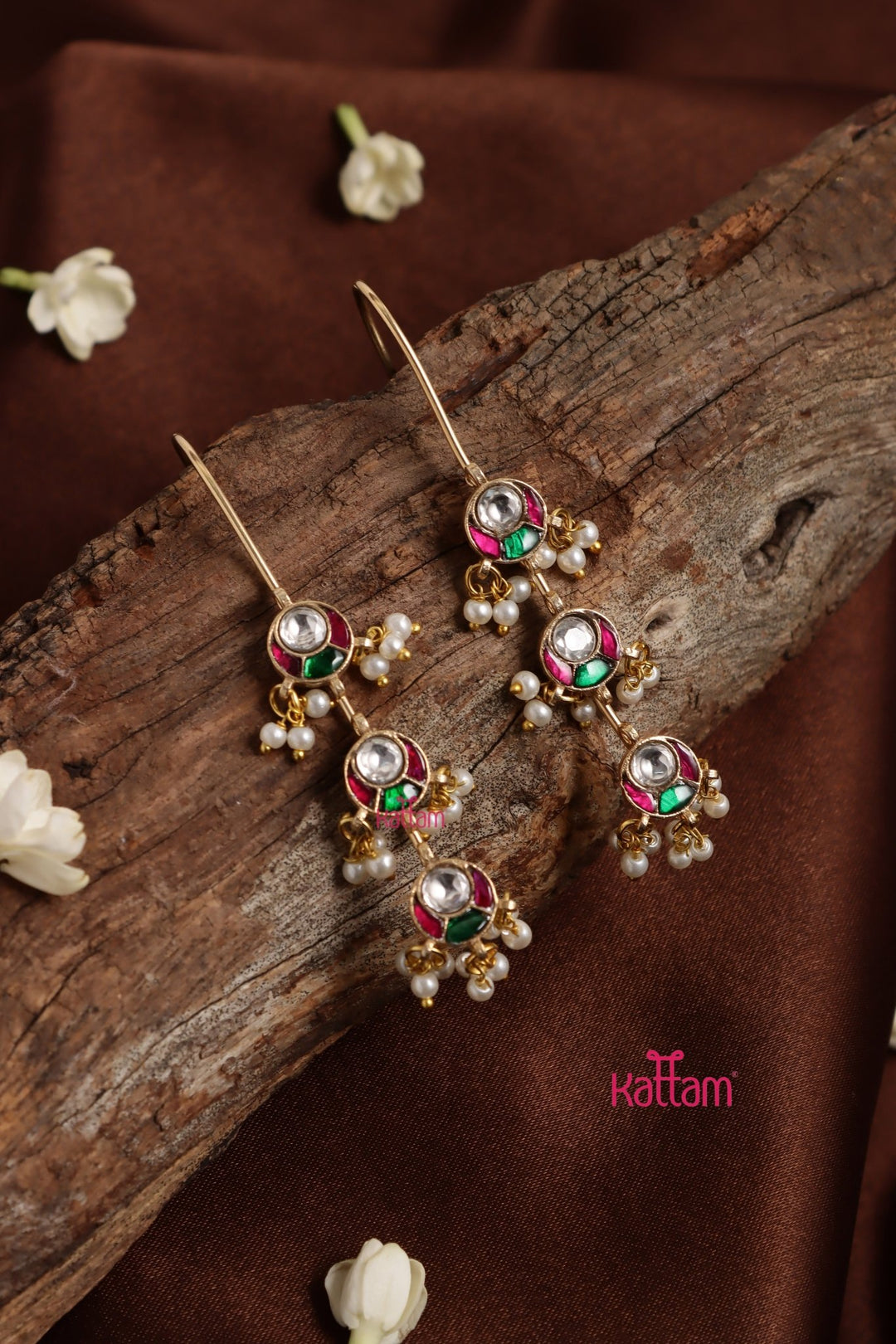 Kundan Rounds Pearls Earcuff - E1321
